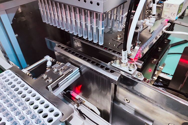 自动扮装配自动出产线：智能造作的将来趋向